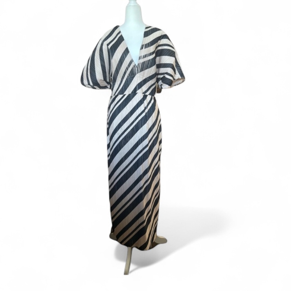 Lela Rose Size 12 Sheath Dress Black and Cream Diagonal Stripe V-Neck Midi NWT - Picture 2 of 16
